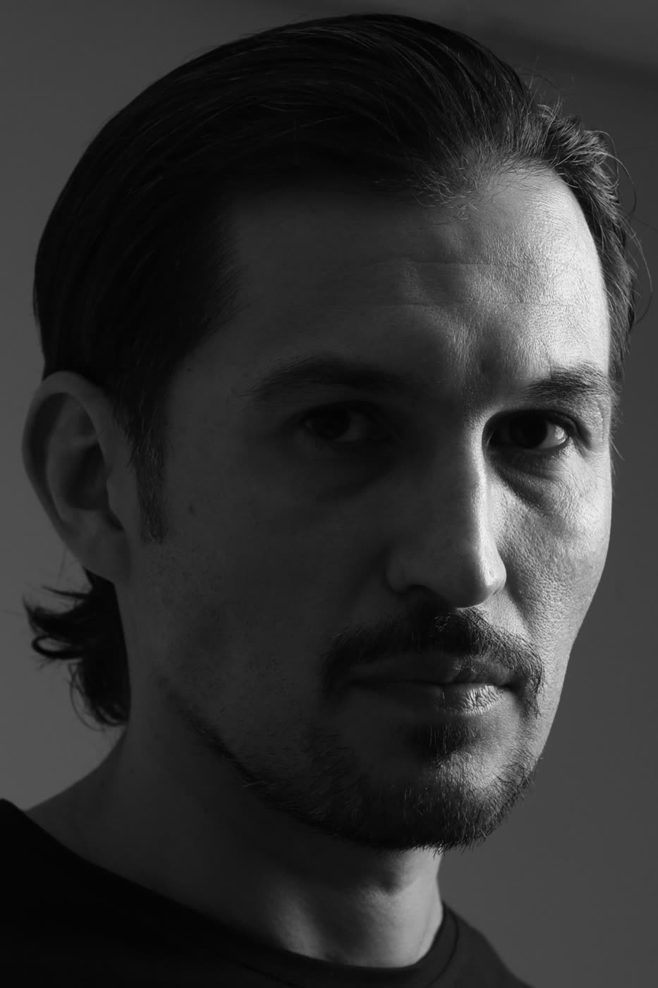 Jorge Torres Nilo, retrato en blanco y negro